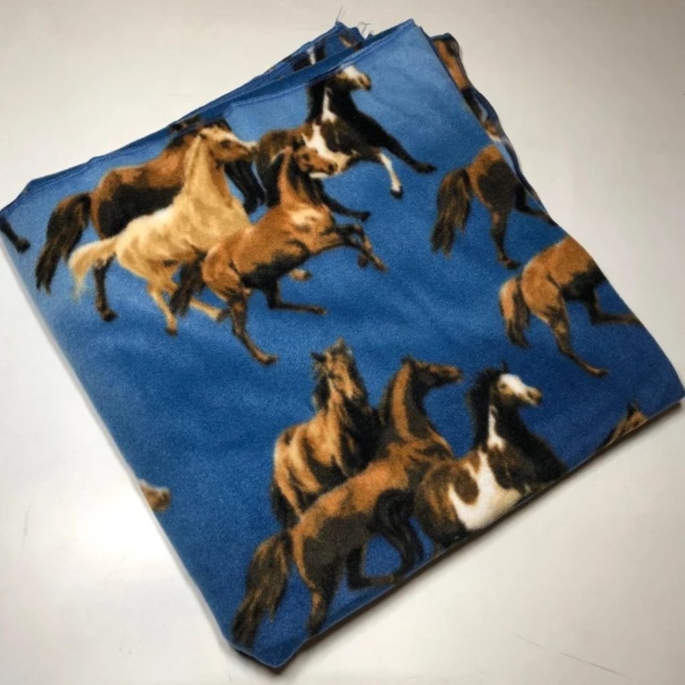 Zoofleece Horse Mare Horses Equestrian Animal Blue Fleece Blanket 50 x 60"